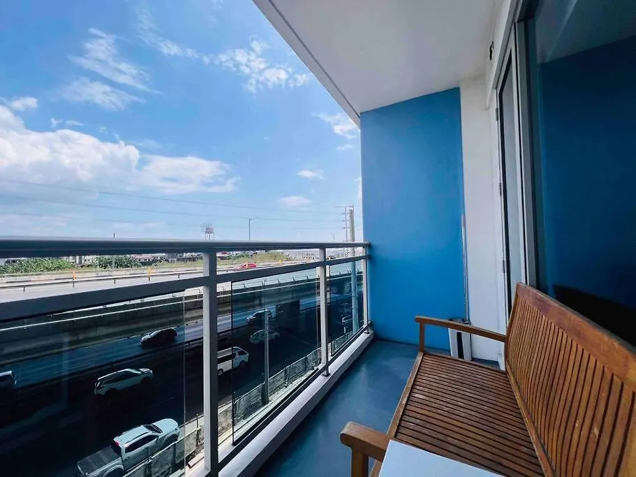 Azure Sakura Suite With Netflix Manila Apartment